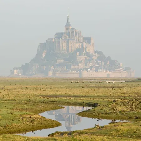 Baie Bonheur 펜션 Genêts